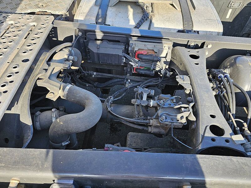 Tractor unit Scania R450: picture 17