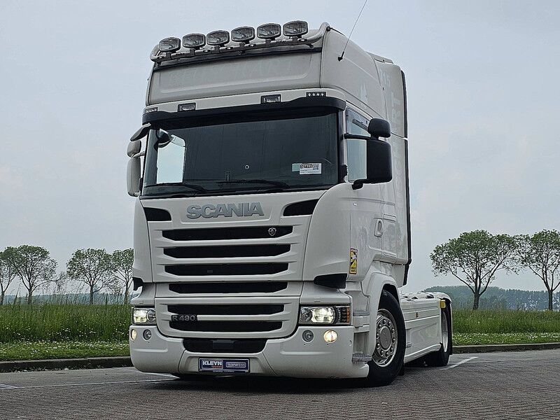 Tractor unit Scania R490: picture 1