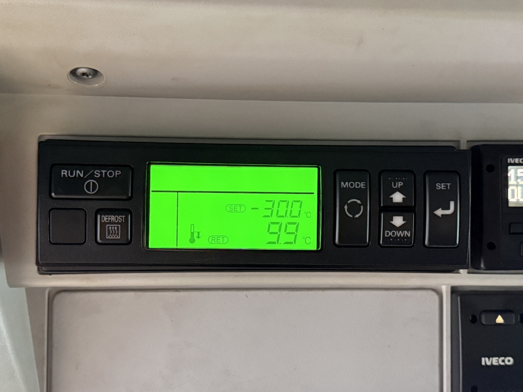 Iveco Stralis AD190S31 7,7m Mitsubishi TDJS50DA Diesel - Refrigerator truck: picture 4 Iveco Stralis AD190S31 7,7m Mitsubishi TDJS50DA Diesel - Refrigerator truck: picture 4