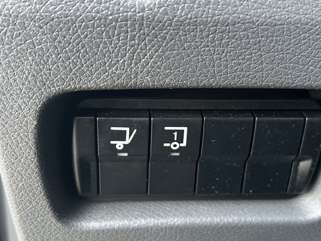 Mercedes-Benz Atego 1530 Klima Motorbremse Tempomat 7,35m +LBW - Curtain side truck: picture 3 Mercedes-Benz Atego 1530 Klima Motorbremse Tempomat 7,35m +LBW - Curtain side truck: picture 3