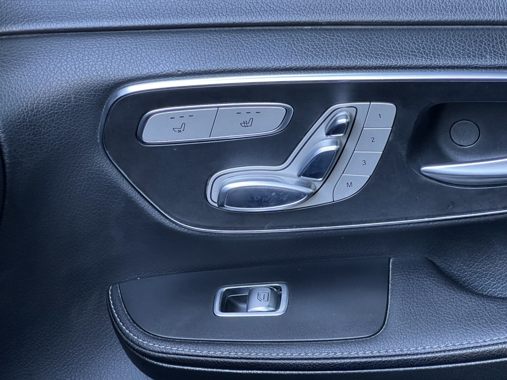Mercedes-Benz V 250 4Matic LANG AVANTGARDE AMG LINE Burmester - Car: picture 4 Mercedes-Benz V 250 4Matic LANG AVANTGARDE AMG LINE Burmester - Car: picture 4
