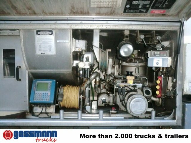 Mercedes-Benz SK 1824 L 4x2, Esterer Tankaufbau ca. 13.100l, 2 - Tanker truck: picture 2 Mercedes-Benz SK 1824 L 4x2, Esterer Tankaufbau ca. 13.100l, 2 - Tanker truck: picture 2