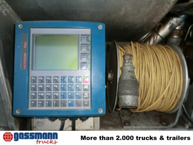 Mercedes-Benz SK 1824 L 4x2, Esterer Tankaufbau ca. 13.100l, 2 - Tanker truck: picture 4 Mercedes-Benz SK 1824 L 4x2, Esterer Tankaufbau ca. 13.100l, 2 - Tanker truck: picture 4