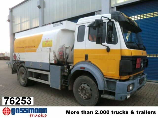 Mercedes-Benz SK 1824 L 4x2, Esterer Tankaufbau ca. 13.100l, 2 - Tanker truck: picture 1 Mercedes-Benz SK 1824 L 4x2, Esterer Tankaufbau ca. 13.100l, 2 - Tanker truck: picture 1