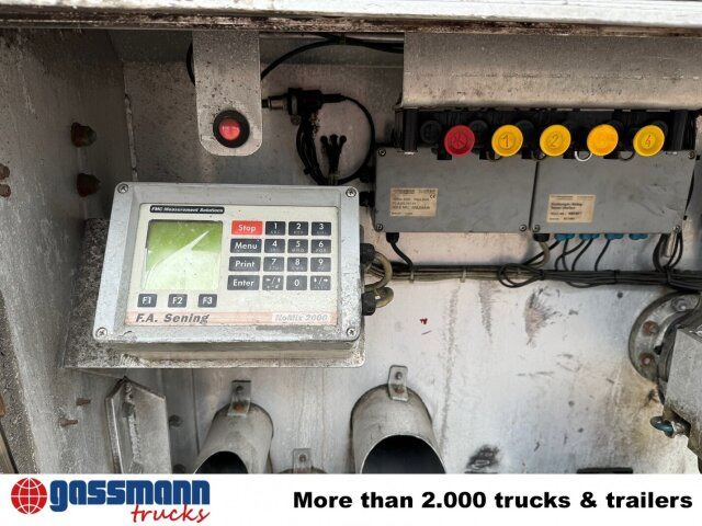 Schrader Z-STA 24-42.7/4, 4 Kammern, ca. 42700l, 2x - Tanker semi-trailer: picture 3 Schrader Z-STA 24-42.7/4, 4 Kammern, ca. 42700l, 2x - Tanker semi-trailer: picture 3