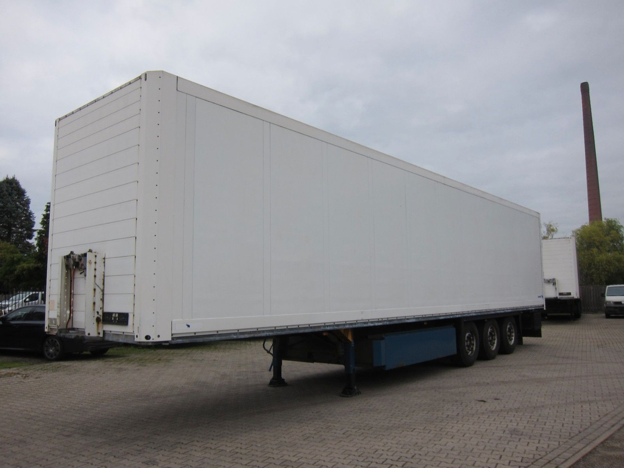 Schmitz Cargobull SKO 24 Iso-Koffer Doppelstock Lift Disc Top 2x - Closed box semi-trailer: picture 3 Schmitz Cargobull SKO 24 Iso-Koffer Doppelstock Lift Disc Top 2x - Closed box semi-trailer: picture 3