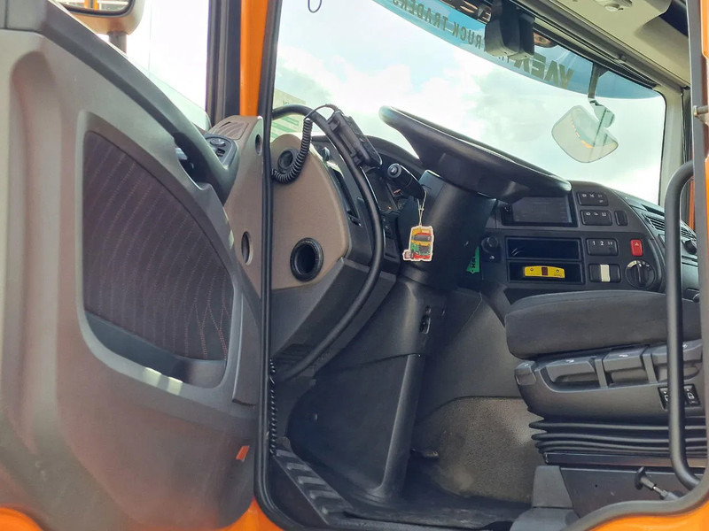 DAF XF 530 4x2 - Livestock Menke 2 deck water & ventilation - Livestock truck: picture 4 DAF XF 530 4x2 - Livestock Menke 2 deck water & ventilation - Livestock truck: picture 4