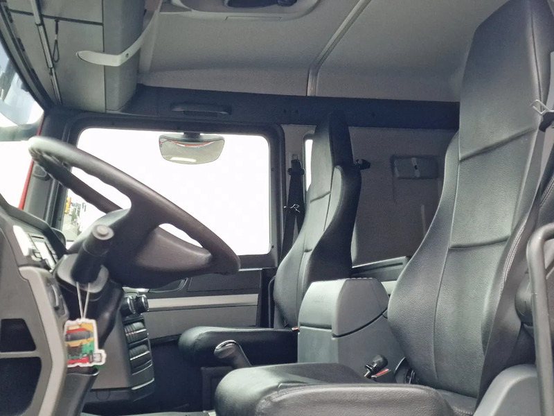 Refrigerator truck MAN TGM 12.250 Sleepercab 4x2 - Carrier Xarios 600 - Meat Hooks - Vleeshang - Rohrbahnen - Low KM: picture 14