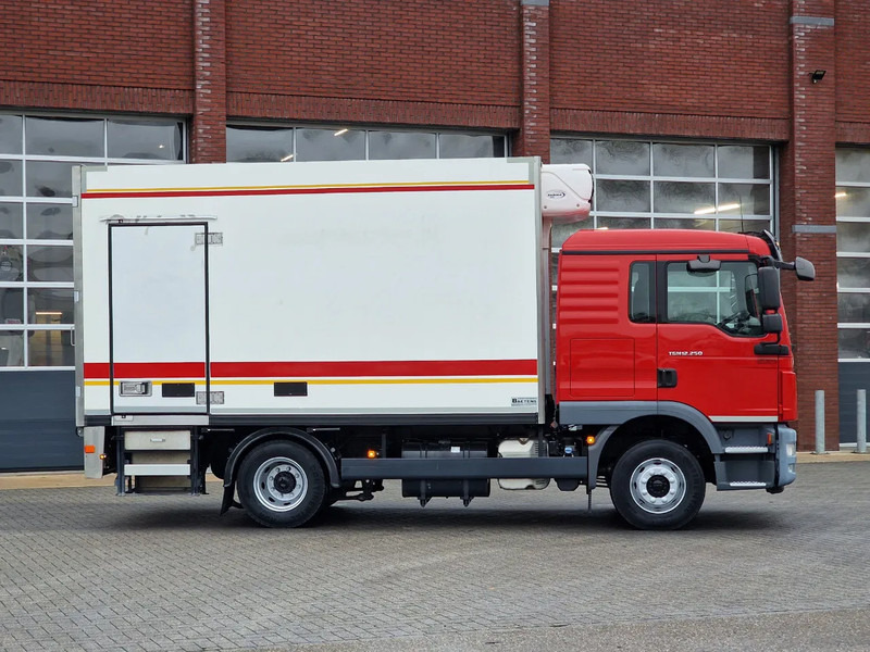 Refrigerator truck MAN TGM 12.250 Sleepercab 4x2 - Carrier Xarios 600 - Meat Hooks - Vleeshang - Rohrbahnen - Low KM: picture 11
