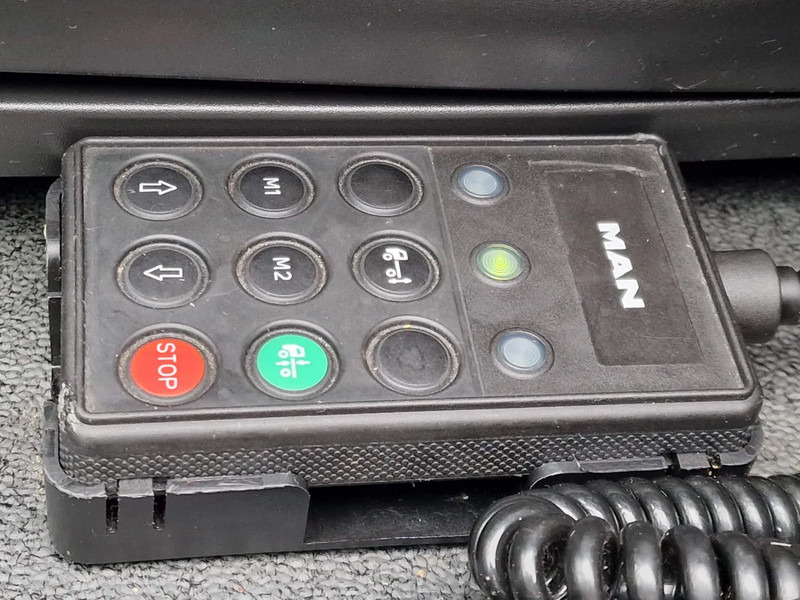 Refrigerator truck MAN TGM 12.250 Sleepercab 4x2 - Carrier Xarios 600 - Meat Hooks - Vleeshang - Rohrbahnen - Low KM: picture 17