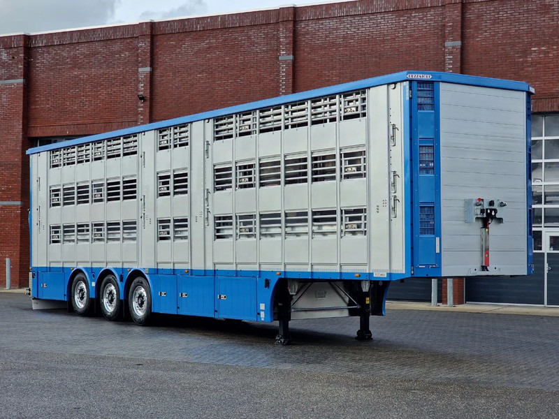 Pezzaioli New 3 stock livestock trailer 95.4M2 - Water & Ventilation - Lifting floors - Lifting roof - Lift axle - Livestock semi-trailer: picture 2 Pezzaioli New 3 stock livestock trailer 95.4M2 - Water & Ventilation - Lifting floors - Lifting roof - Lift axle - Livestock semi-trailer: picture 2
