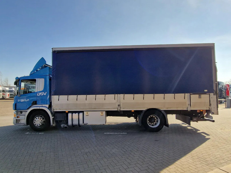 Scania P320 4x2 - Side boars - Loadlift - Full air - Navi - Curtain side truck: picture 4 Scania P320 4x2 - Side boars - Loadlift - Full air - Navi - Curtain side truck: picture 4