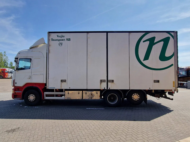 Scania R500 V8 Highline 6x2*4 - Box with side doors - Loadlift - Manual gearbox with retarder - Full air - Steering axle - Box truck: picture 4 Scania R500 V8 Highline 6x2*4 - Box with side doors - Loadlift - Manual gearbox with retarder - Full air - Steering axle - Box truck: picture 4