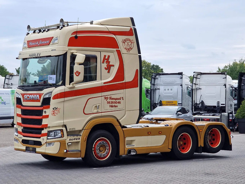 Scania R580 V8 NGS Highline 6x2 - PTO/Hydraulic - 2.95 WB - Retarder - Night clima - Custom interior - Tractor unit: picture 3 Scania R580 V8 NGS Highline 6x2 - PTO/Hydraulic - 2.95 WB - Retarder - Night clima - Custom interior - Tractor unit: picture 3