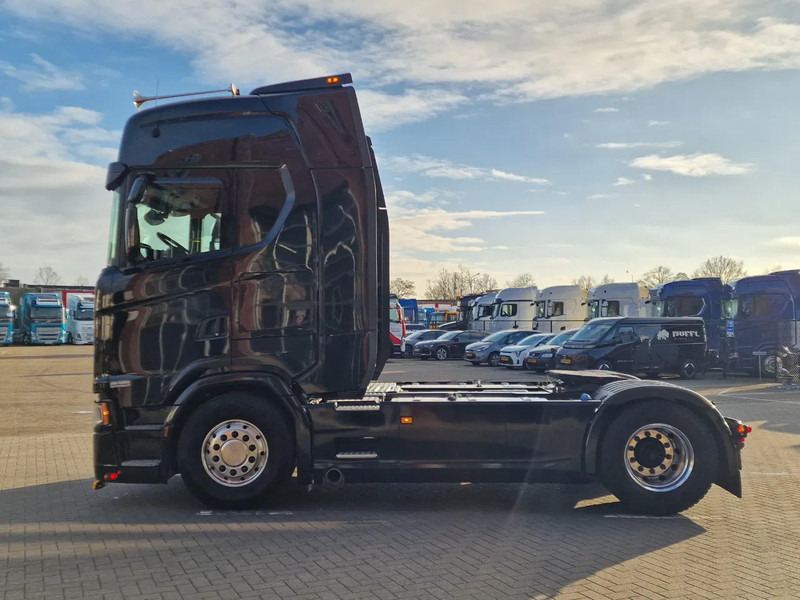 Scania S500 NGS Highline 4x2 - Full spec - Retarder - Night clima - Leather - Full air - Led - 2x tank - Tractor unit: picture 4 Scania S500 NGS Highline 4x2 - Full spec - Retarder - Night clima - Leather - Full air - Led - 2x tank - Tractor unit: picture 4