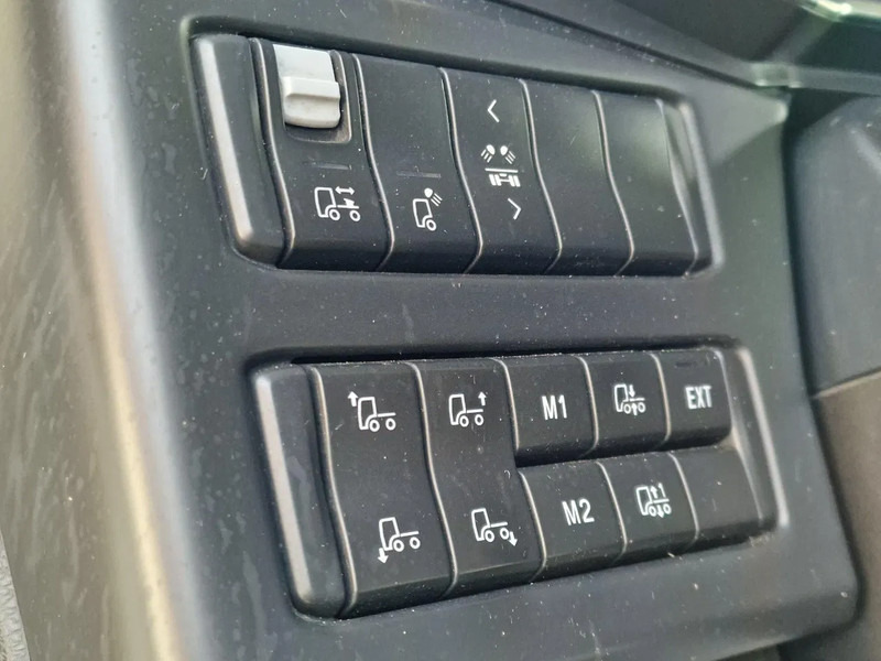 Tractor unit Scania S500 NGS Highline 6x2 - PTO/Hydraulic - Retarder - 2.95 WB - Full air - Leather: picture 14 Tractor unit Scania S500 NGS Highline 6x2 - PTO/Hydraulic - Retarder - 2.95 WB - Full air - Leather: picture 14