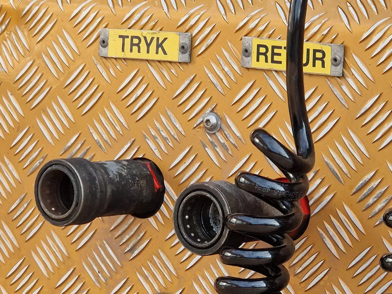 Tractor unit Scania S500 NGS Highline 6x2 - PTO/Hydraulic - Retarder - 2.95 WB - Full air - Leather: picture 12 Tractor unit Scania S500 NGS Highline 6x2 - PTO/Hydraulic - Retarder - 2.95 WB - Full air - Leather: picture 12