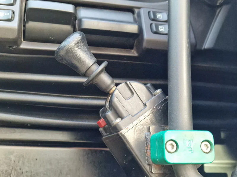 Tractor unit Scania S500 NGS Highline 6x2 - PTO/Hydraulic - Retarder - 2.95 WB - Full air - Leather: picture 13 Tractor unit Scania S500 NGS Highline 6x2 - PTO/Hydraulic - Retarder - 2.95 WB - Full air - Leather: picture 13