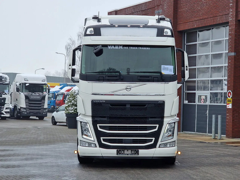 Volvo FH 13.460 Globetrotter 4x2 - I Save - Custom interior - Sliding 5th wheel - VEB+ - Tractor unit: picture 2 Volvo FH 13.460 Globetrotter 4x2 - I Save - Custom interior - Sliding 5th wheel - VEB+ - Tractor unit: picture 2