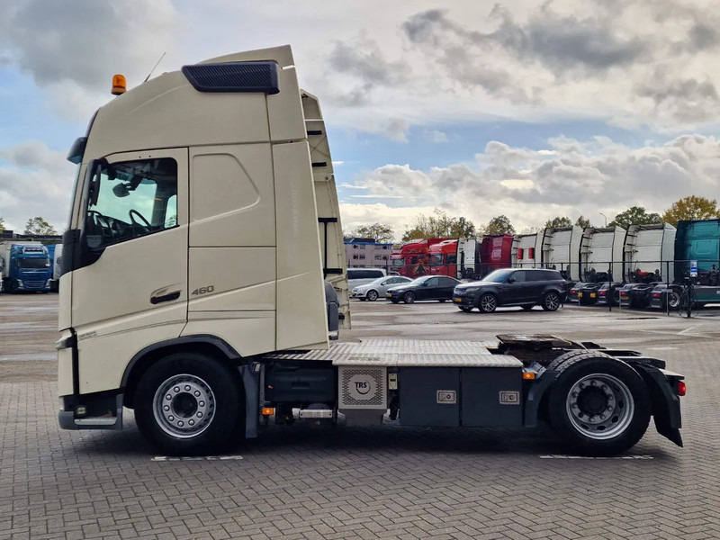 Volvo FH 13.460 Globetrotter XL - PTO/Hydraulic - I parkcool - Full air - TV - Fridge - Tractor unit: picture 4 Volvo FH 13.460 Globetrotter XL - PTO/Hydraulic - I parkcool - Full air - TV - Fridge - Tractor unit: picture 4