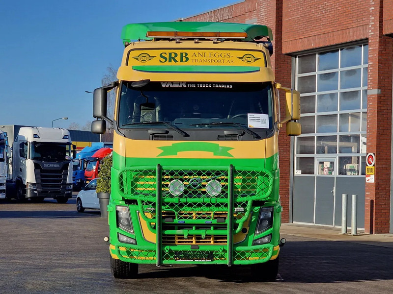 Volvo FH 13.660 Globetrotter 6x4 - PTO/Hydraulic - HUB reduction - Leather - Tractor unit: picture 2 Volvo FH 13.660 Globetrotter 6x4 - PTO/Hydraulic - HUB reduction - Leather - Tractor unit: picture 2
