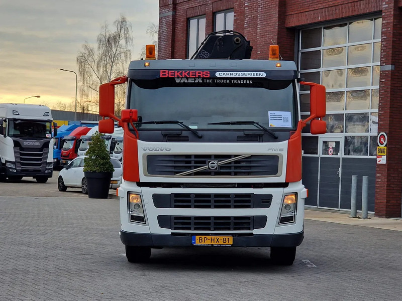 Volvo FM 9.260 4x2 - HIAB 122B Crane - I Shift - Euro 3 - - Tractor unit: picture 2 Volvo FM 9.260 4x2 - HIAB 122B Crane - I Shift - Euro 3 - - Tractor unit: picture 2