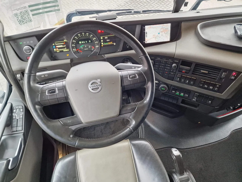 Volvo FH 13.500 Globetrotter XL 6x2 - BDF - Loadlift - I Save - Full air - Navi leasing Volvo FH 13.500 Globetrotter XL 6x2 - BDF - Loadlift - I Save - Full air - Navi: picture 11 Volvo FH 13.500 Globetrotter XL 6x2 - BDF - Loadlift - I Save - Full air - Navi leasing Volvo FH 13.500 Globetrotter XL 6x2 - BDF - Loadlift - I Save - Full air - Navi: picture 11