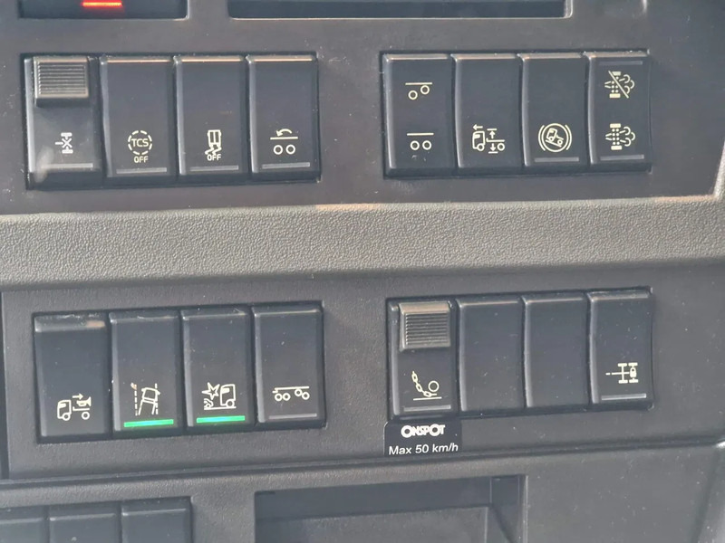 Volvo FH 13.500 Globetrotter XL 6x2 - BDF - Loadlift - I Save - Full air - Navi leasing Volvo FH 13.500 Globetrotter XL 6x2 - BDF - Loadlift - I Save - Full air - Navi: picture 16 Volvo FH 13.500 Globetrotter XL 6x2 - BDF - Loadlift - I Save - Full air - Navi leasing Volvo FH 13.500 Globetrotter XL 6x2 - BDF - Loadlift - I Save - Full air - Navi: picture 16