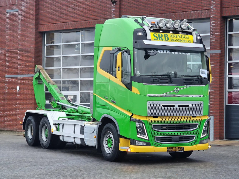 Volvo FH 16.750 Globetrotter XL 6x2 - 20T Multilift Hooklift - Retarder - HUB reduction - Full air - Hook lift truck: picture 2 Volvo FH 16.750 Globetrotter XL 6x2 - 20T Multilift Hooklift - Retarder - HUB reduction - Full air - Hook lift truck: picture 2