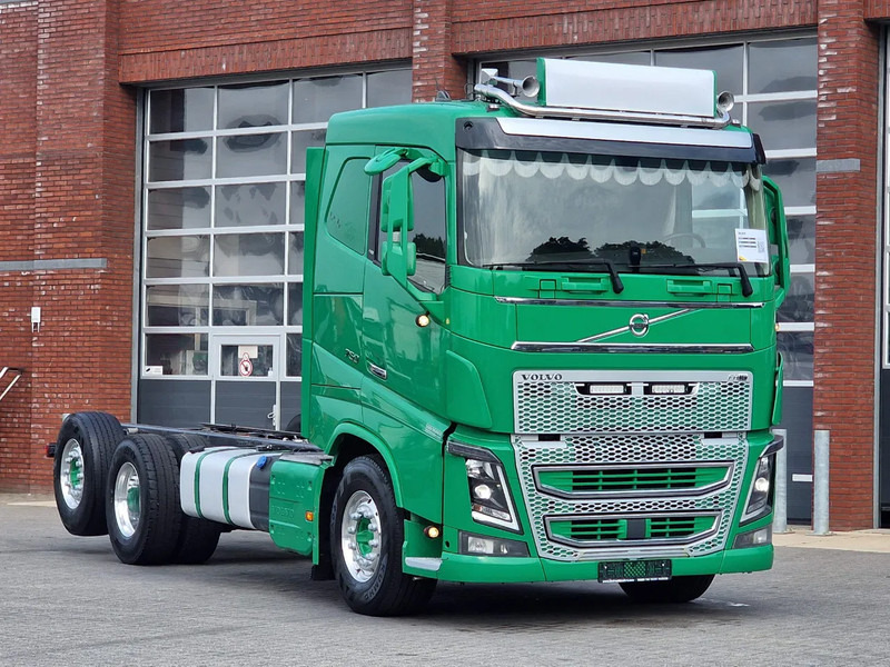 Volvo FH 16.750 Lowroof 6x2*4 - Chassis - 4.30 WB - Steering axle - Retarder - Custom interior - Cab chassis truck: picture 1 Volvo FH 16.750 Lowroof 6x2*4 - Chassis - 4.30 WB - Steering axle - Retarder - Custom interior - Cab chassis truck: picture 1