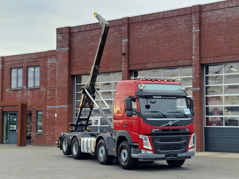 Volvo FM 500 Globetrotter 8x4*4 - HYVA Hooklift - Lift axle rear - 2x steering axle - Custom interior - Hook lift truck: picture 1 Volvo FM 500 Globetrotter 8x4*4 - HYVA Hooklift - Lift axle rear - 2x steering axle - Custom interior - Hook lift truck: picture 1