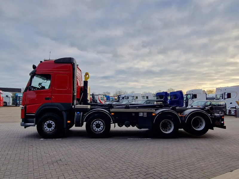 Hook lift truck Volvo FM 500 Globetrotter 8x4*4 - HYVA Hooklift - Lift axle rear - 2x steering axle - Custom interior: picture 6
