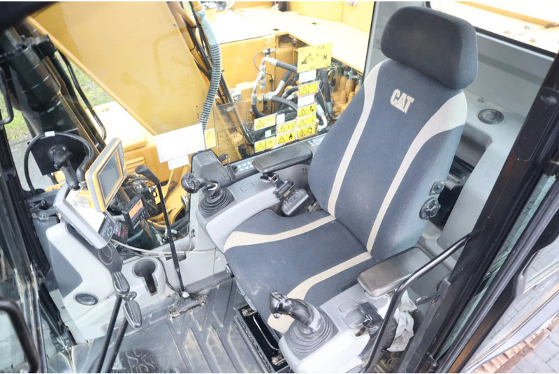 Crawler excavator Caterpillar 313FL | ROTOTILT | 3X BUCKET | DOZERBLADE | TOPCON GPS: picture 17 Crawler excavator Caterpillar 313FL | ROTOTILT | 3X BUCKET | DOZERBLADE | TOPCON GPS: picture 17