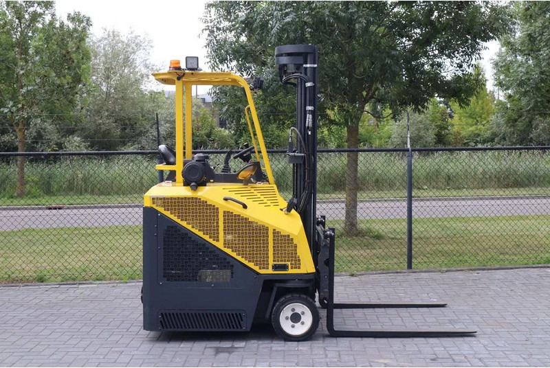 Combilift CB3000 | 2.5 TON | 6 METER | TRIPLEX | SIDESHIFT - 4-way reach truck: picture 4 Combilift CB3000 | 2.5 TON | 6 METER | TRIPLEX | SIDESHIFT - 4-way reach truck: picture 4