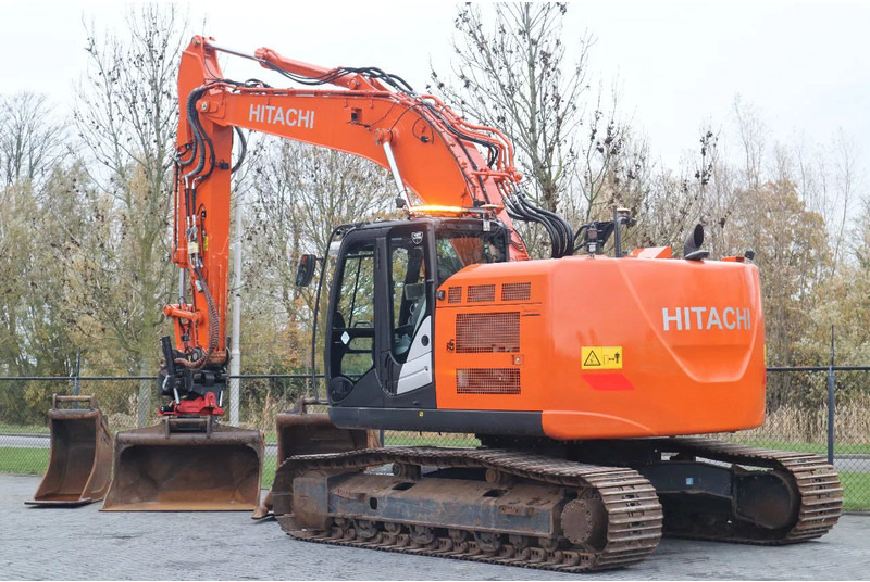 Hitachi ZX225 USRLC-6 | ROTOTILT | 3X BUCKET | TOPCON 3D MC GPS - Crawler excavator: picture 3 Hitachi ZX225 USRLC-6 | ROTOTILT | 3X BUCKET | TOPCON 3D MC GPS - Crawler excavator: picture 3
