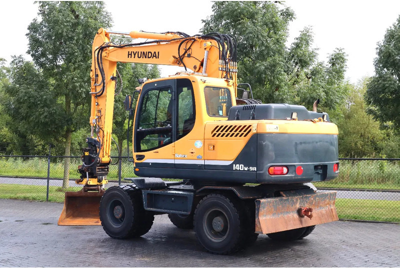 Hyundai ROBEX 140W-9A | ROTOTILT | BUCKET | ONLY 3502 HOUR! | GOOD TIRES - Wheel excavator: picture 3 Hyundai ROBEX 140W-9A | ROTOTILT | BUCKET | ONLY 3502 HOUR! | GOOD TIRES - Wheel excavator: picture 3