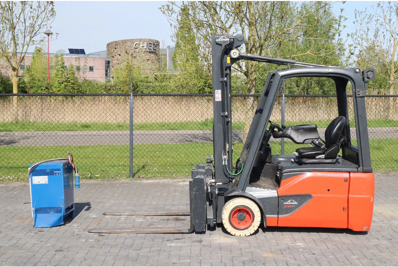 Linde E18 -02 | ROTATOR FORKS | SIDESHIFT - Electric forklift: picture 1 Linde E18 -02 | ROTATOR FORKS | SIDESHIFT - Electric forklift: picture 1