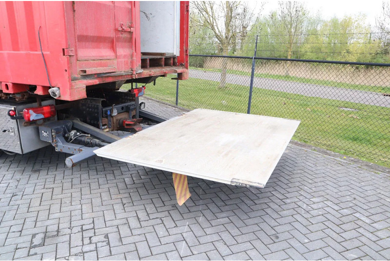 Container transporter/ Swap body truck MAN TGA 26.480 | 6X2 | RETARDER | BDF | MOBILE WORKSHOP: picture 13