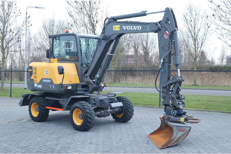 Volvo EW60E | 117 HOURS | ROTOTILT + GRIPPER | BUCKET | 30 KM/H - Wheel excavator: picture 5 Volvo EW60E | 117 HOURS | ROTOTILT + GRIPPER | BUCKET | 30 KM/H - Wheel excavator: picture 5