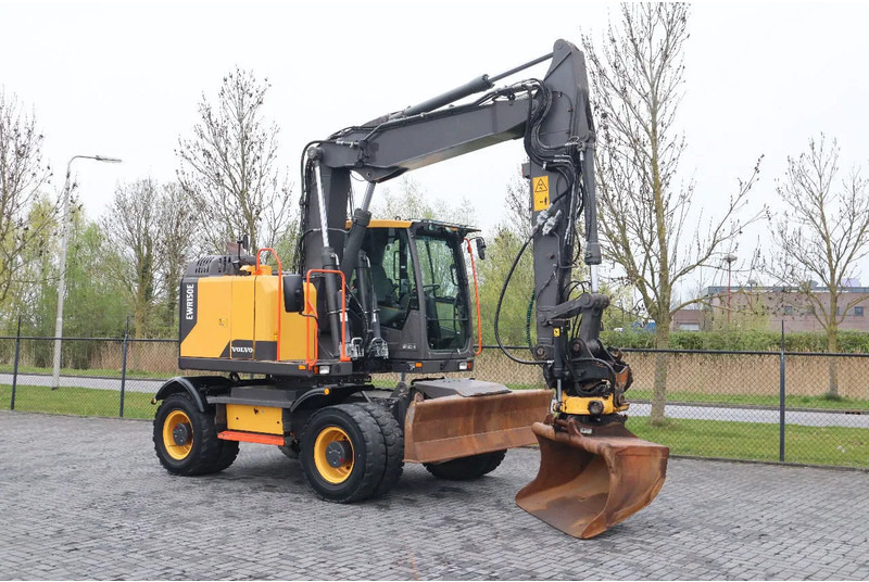 Volvo EWR 150 E | ROTOTILT | BUCKET | TRAILER HYDR - Wheel excavator: picture 5 Volvo EWR 150 E | ROTOTILT | BUCKET | TRAILER HYDR - Wheel excavator: picture 5