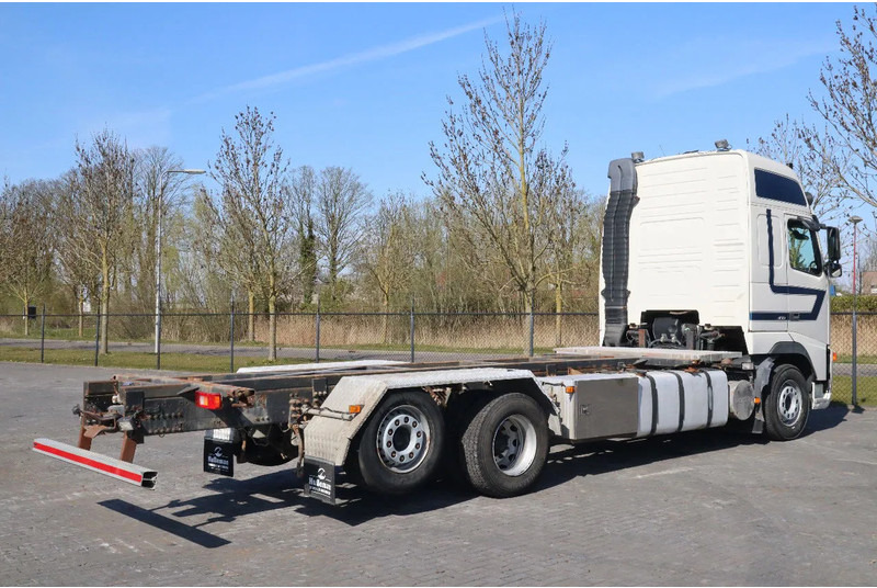 Volvo FH 460 | 6X2 | MANUAL | BDF | RETARDER | EURO 3 - Cab chassis truck: picture 5 Volvo FH 460 | 6X2 | MANUAL | BDF | RETARDER | EURO 3 - Cab chassis truck: picture 5