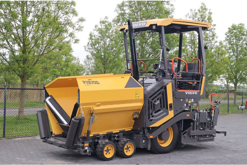 Volvo P2870 D ABG | ASPHALT PAVER | NEW / UNUSED | BOMAG BF300 - Asphalt machine: picture 2 Volvo P2870 D ABG | ASPHALT PAVER | NEW / UNUSED | BOMAG BF300 - Asphalt machine: picture 2