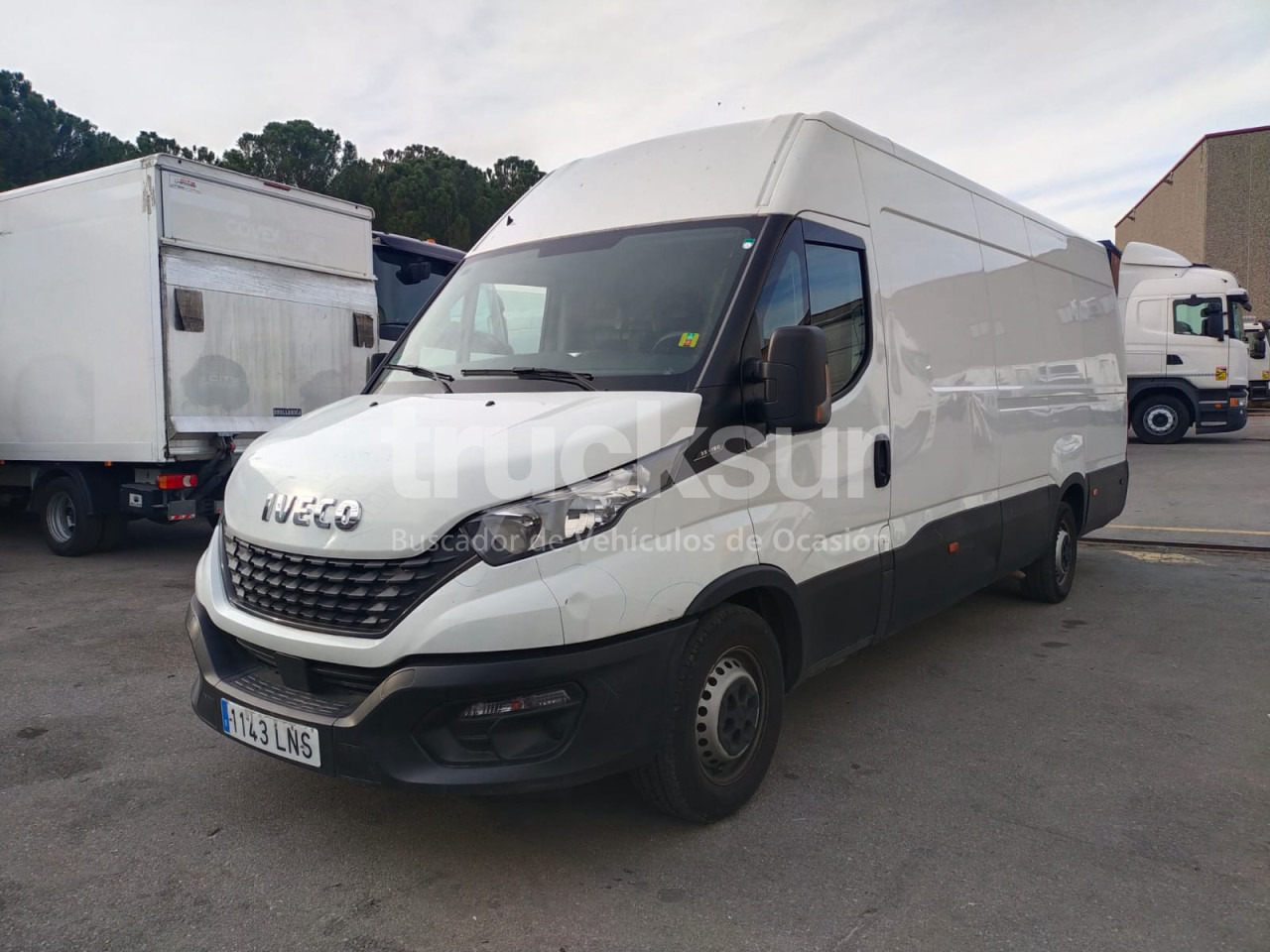 Closed box van IVECO DAILY 35S16: picture 1