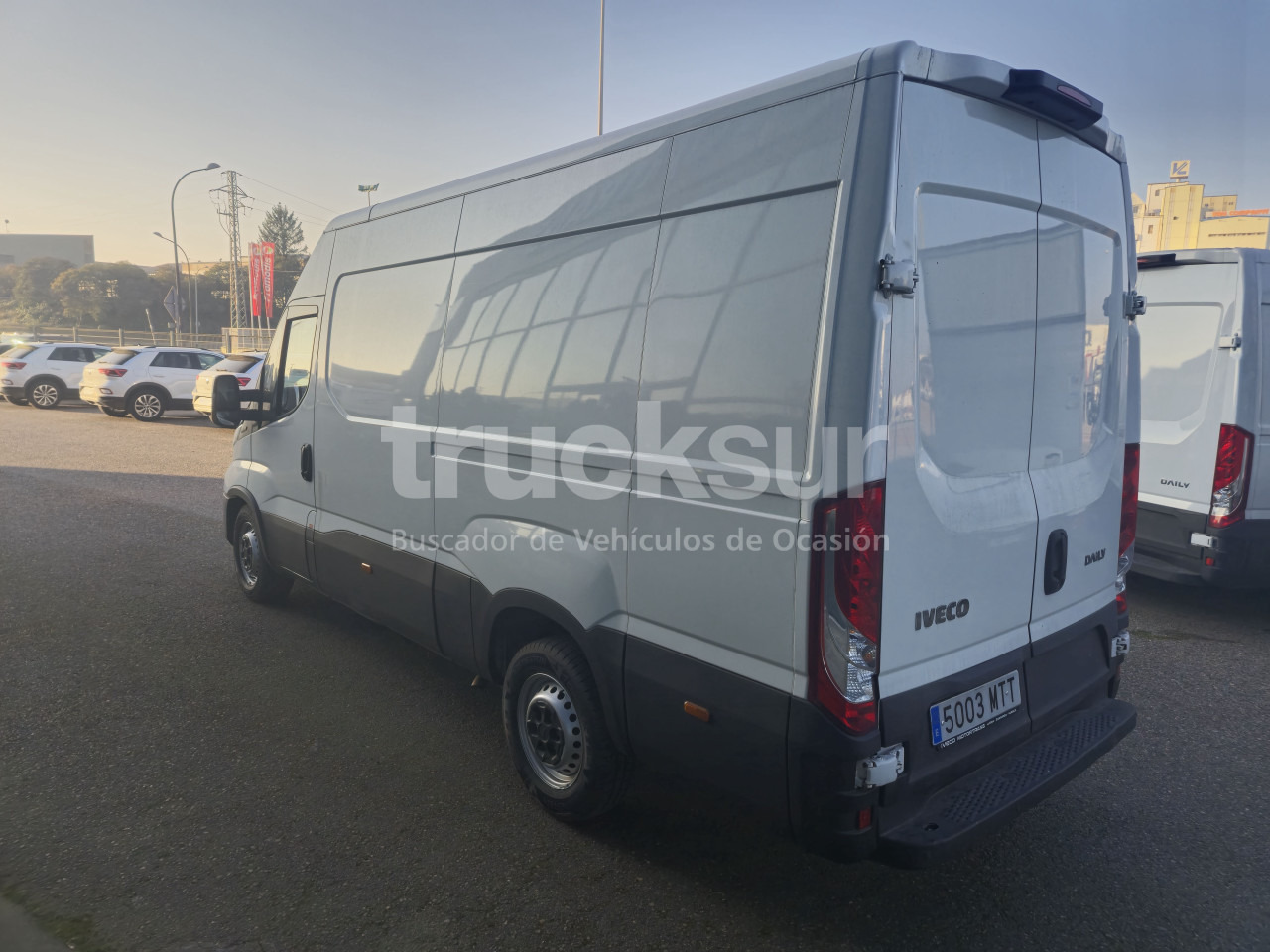 IVECO DAILY 35S16V 12M3 - Closed box van: picture 4 IVECO DAILY 35S16V 12M3 - Closed box van: picture 4