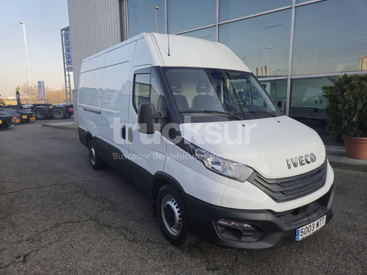 IVECO DAILY 35S16V 12M3 - Closed box van: picture 3 IVECO DAILY 35S16V 12M3 - Closed box van: picture 3