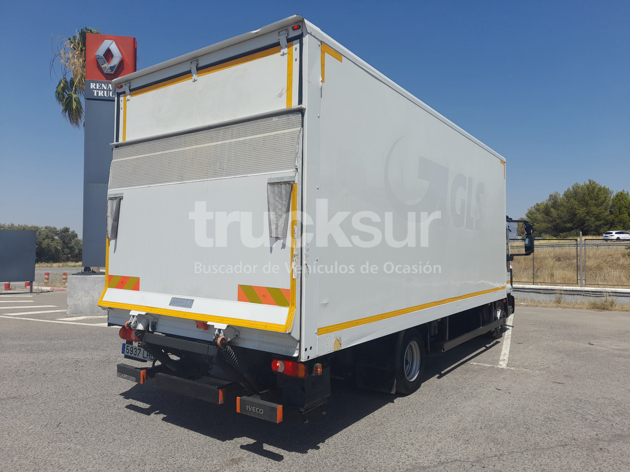 IVECO EUROCARGO 210.75 P/E - Box truck: picture 4 IVECO EUROCARGO 210.75 P/E - Box truck: picture 4