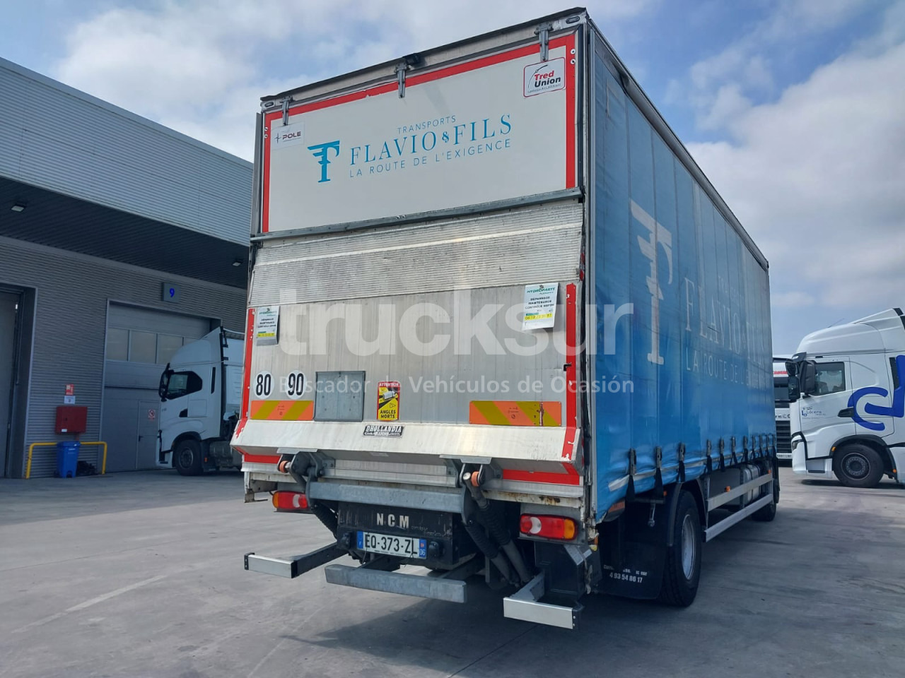 IVECO EUROCARGO ML160-250 - Curtain side truck: picture 3 IVECO EUROCARGO ML160-250 - Curtain side truck: picture 3