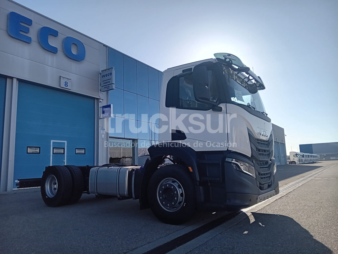 IVECO X-WAY 420 - Cab chassis truck: picture 2 IVECO X-WAY 420 - Cab chassis truck: picture 2