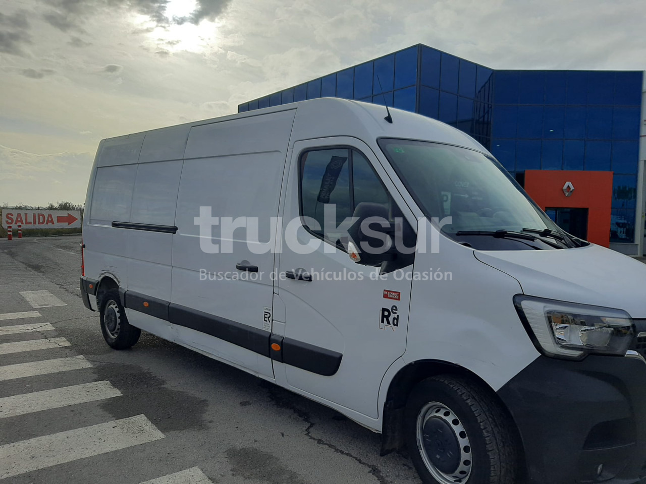 RENAULT 130.35 L3H2 - Closed box van: picture 2 RENAULT 130.35 L3H2 - Closed box van: picture 2
