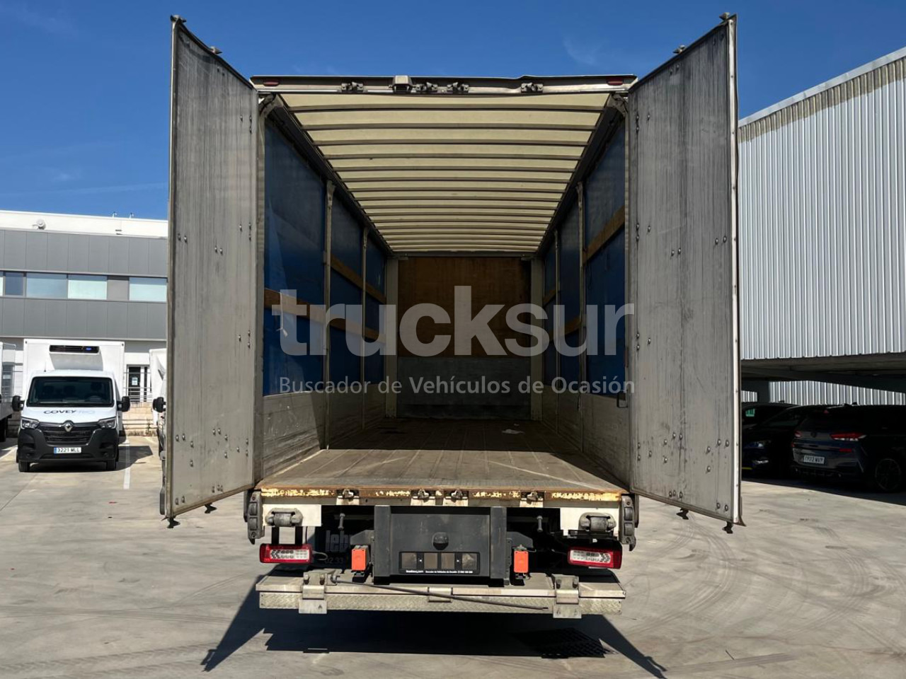 RENAULT D18.320 - Curtain side truck: picture 5 RENAULT D18.320 - Curtain side truck: picture 5